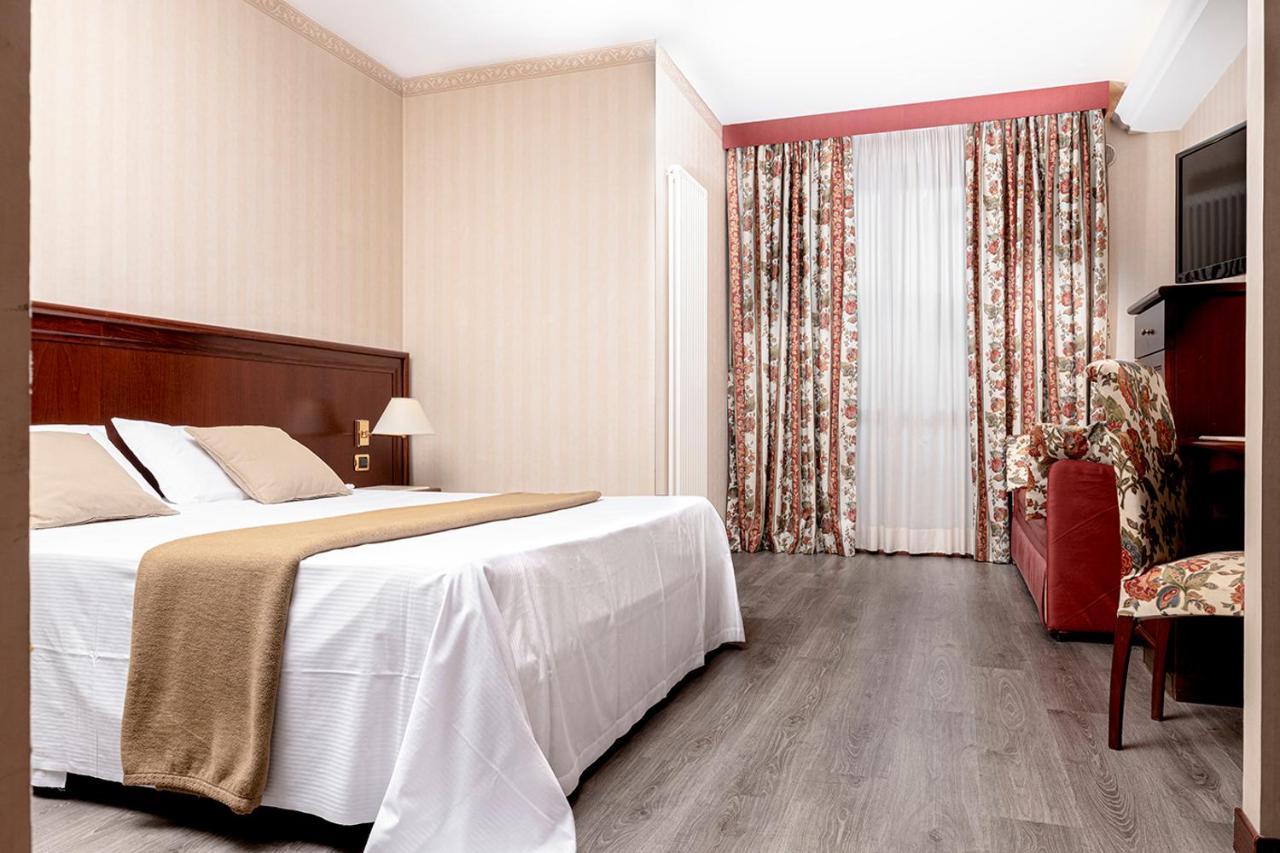 Hotel Poli 카스텔노보디소토 외부 사진